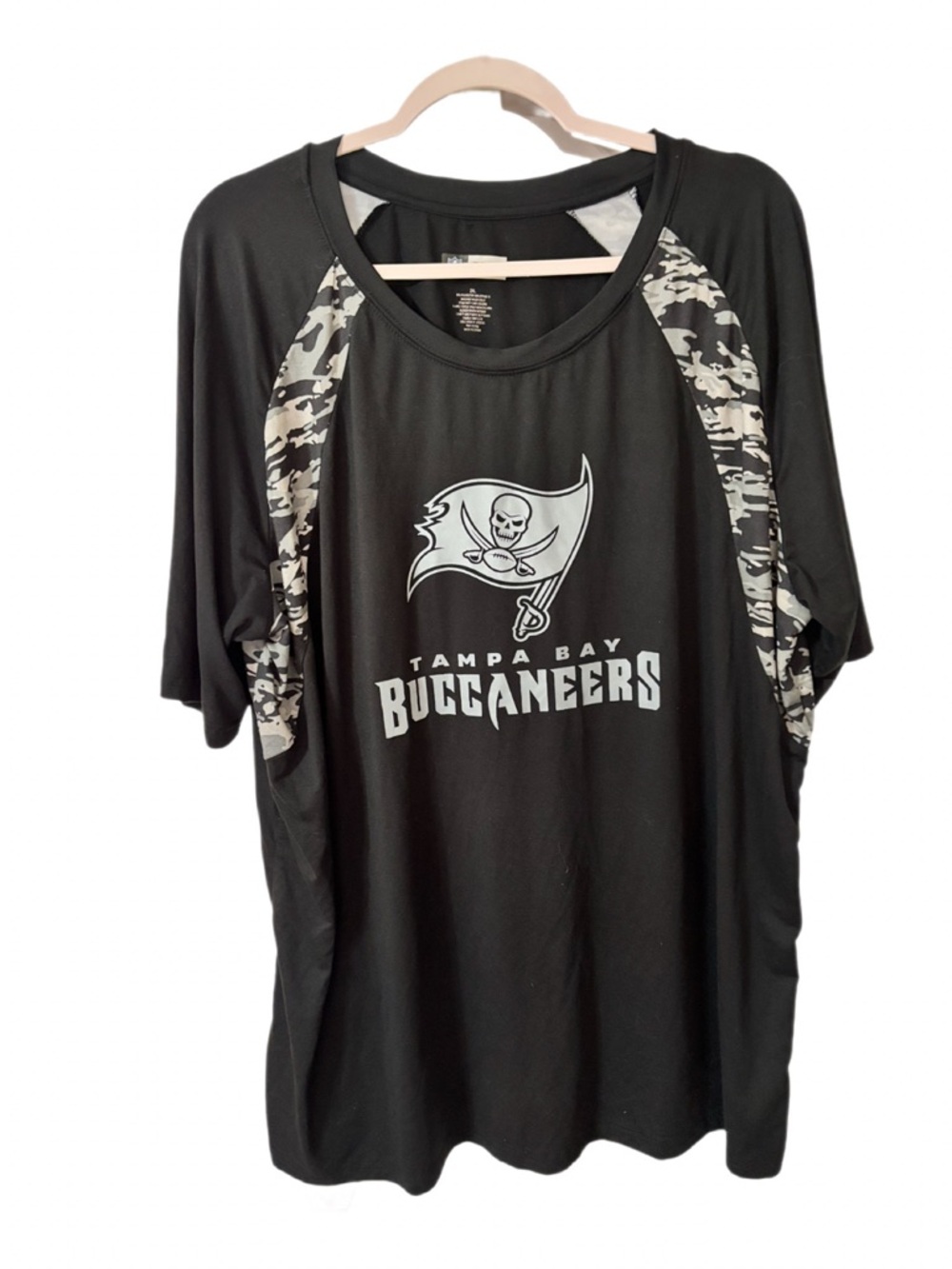 NFL Tampa Bay Buccaneers Black Short Sleeve Tee with Gray Camo Panels